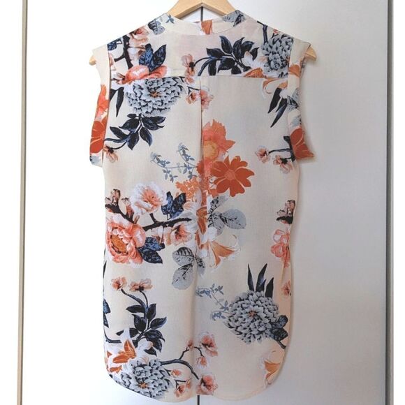 $5 Item! Brody Myles Floral Crepe Fabric Sleeveless Cuffed Top - SEE SIZE NOTES - Picture 2 of 6